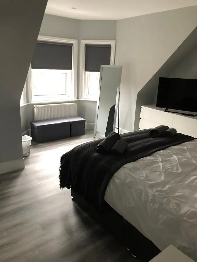 Entire Spacious 4 Bedroom Apartment In Bournemouth United Kingdom